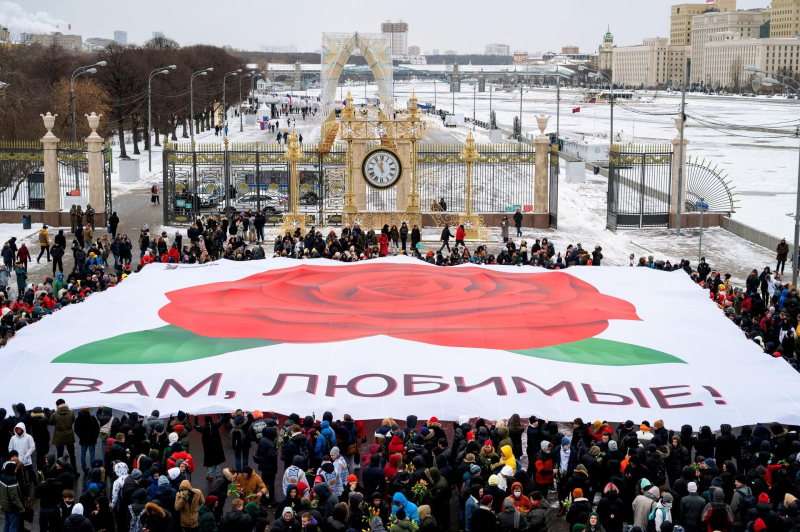 Международный женский день 8 марта: суть и традиции праздника