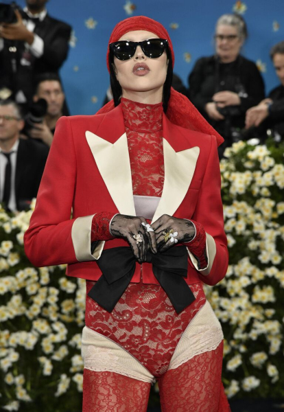 Удачи и провалы на Met Gala 2025: звезды удивляли и шокировали нарядами