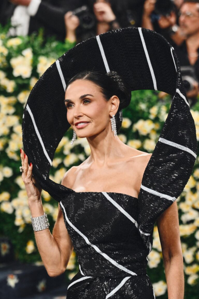 Удачи и провалы на Met Gala 2025: звезды удивляли и шокировали нарядами